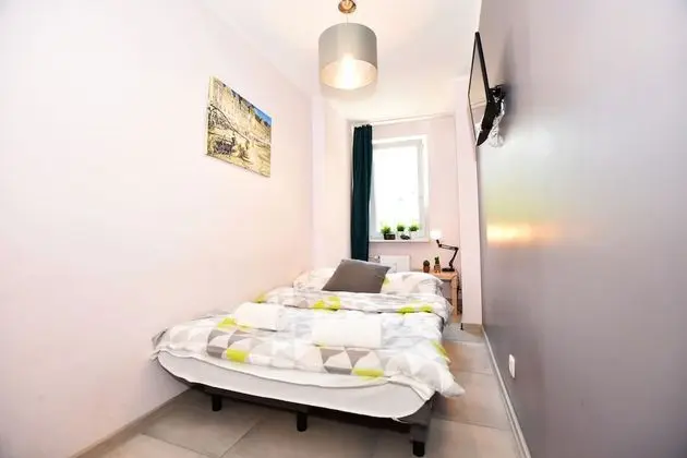 Tek Büyük Yataklı Oda, Ortak Banyo (LaP3)