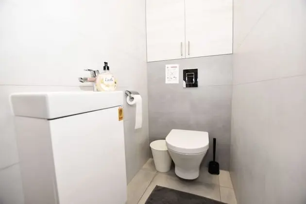 Tek Büyük Yataklı Oda, Ortak Banyo (LaP3)