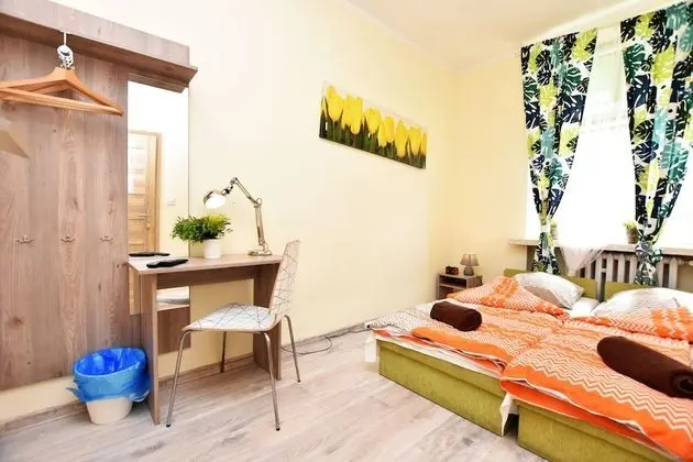 Tek Büyük veya İki Ayrı Yataklı Oda, Ortak Banyo (RyP1)