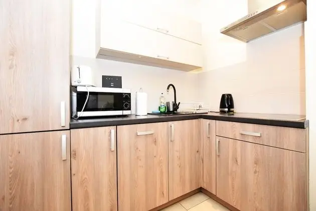 Tek Büyük veya İki Ayrı Yataklı Oda, Ortak Banyo (RyP3)