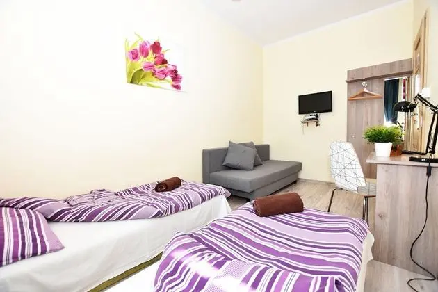 Tek Büyük Yataklı Oda, Ortak Banyo (RyP4)