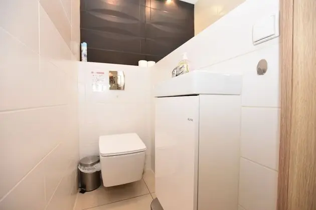 Tek Büyük Yataklı Oda, Ortak Banyo (RyP4)
