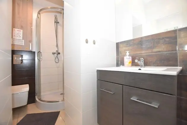 Tek Büyük Yataklı Oda, Ortak Banyo (RyP4)