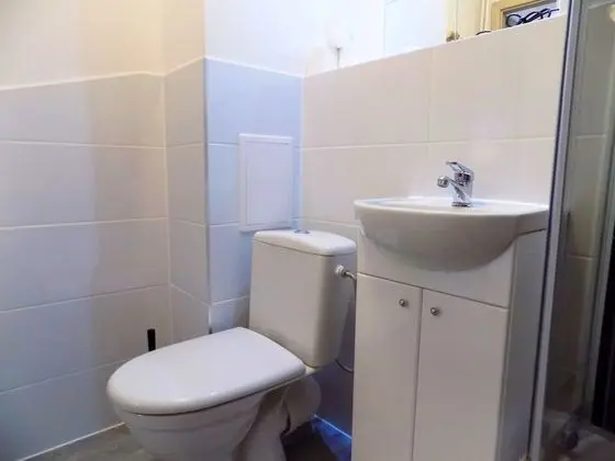 Tek Büyük veya İki Ayrı Yataklı Oda, Ortak Banyo (SwP3)