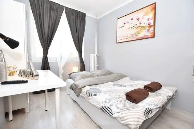 Tek Büyük Yataklı Oda, Ortak Banyo (SwP2)