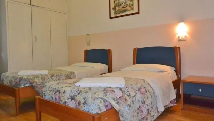 Basic Tek Büyük Yataklı Oda, 1 Çift Kişilik veya 2 Tek Kişilik Yatak