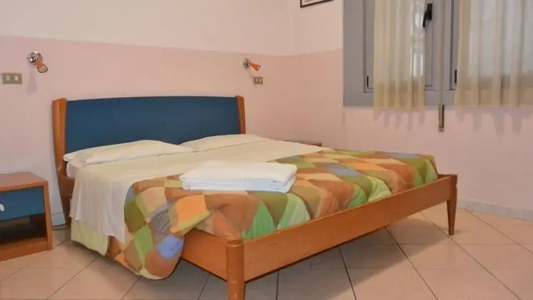 Tek Büyük Yataklı Oda, Ortak Banyo