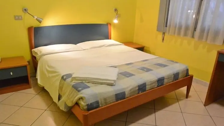 Tek Büyük Yataklı Oda, Ortak Banyo