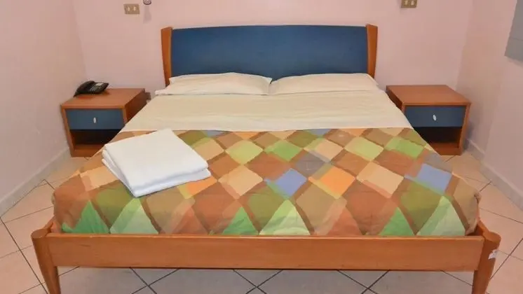 Tek Büyük Yataklı Oda, Ortak Banyo