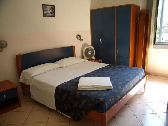 Üç Kişilik Oda