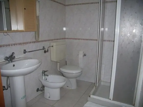 Üç Kişilik Oda