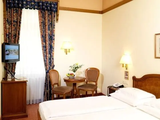 Tek Büyük Yataklı Oda, Avlu Manzaralı