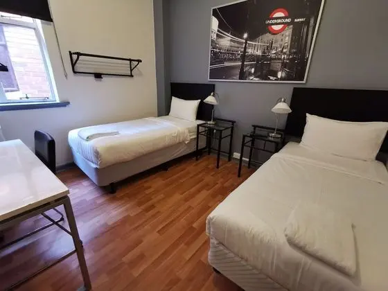Standard Oda, 2 Tek Kişilik Yatak, Ortak Banyo