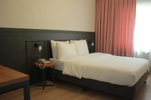 Standart Oda, Şehir Manzaralı