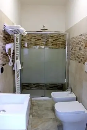 Üç Kişilik Oda