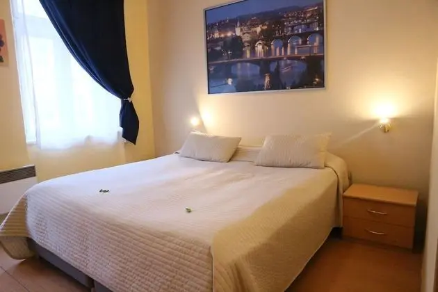 Tek Büyük veya İki Ayrı Yataklı Oda