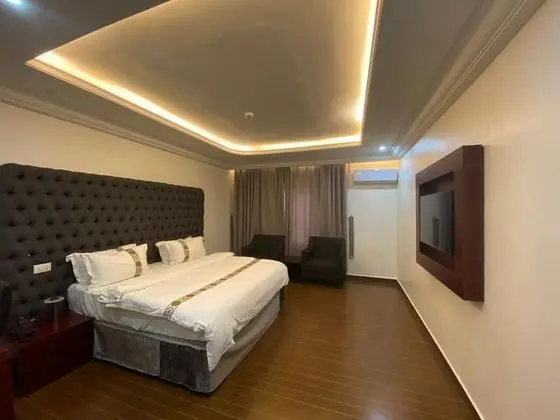 Royal Tek Büyük Yataklı Oda