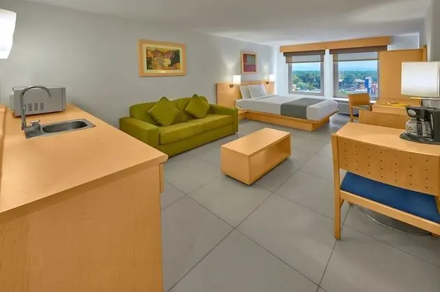 Süit, 1 Büyük (Queen) Boy Yatak ve Çekyat