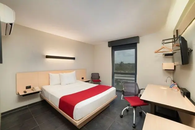 Oda, 1 Büyük (Queen) Boy Yatak