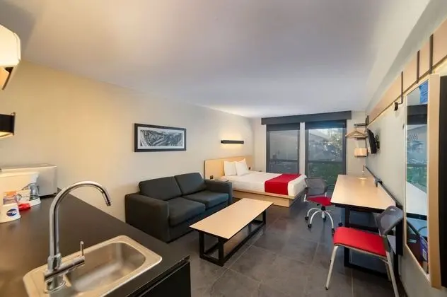 Superior Oda, 1 Büyük (Queen) Boy Yatak ve Çekyat