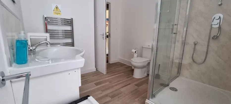 Comfort Tek Büyük Yataklı Oda (Room 6)