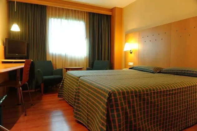 Büyük Yataklı Tek Kişilik Oda