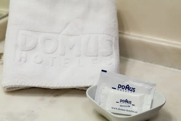 Büyük Yataklı Tek Kişilik Oda