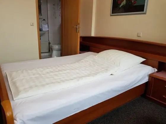 Standard Büyük Yataklı Tek Kişilik Oda