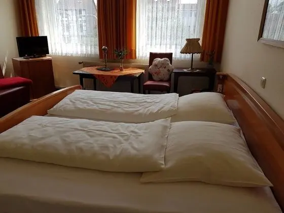 Standard Tek Büyük Yataklı Oda
