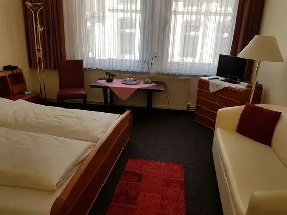 Standard Tek Büyük Yataklı Oda