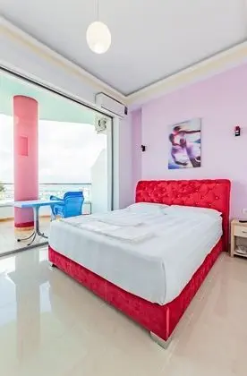 Üç Kişilik Oda, Balkon