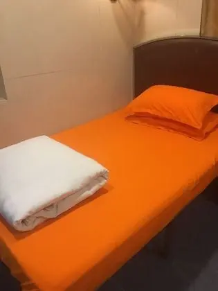 City Tek Büyük Yataklı Oda
