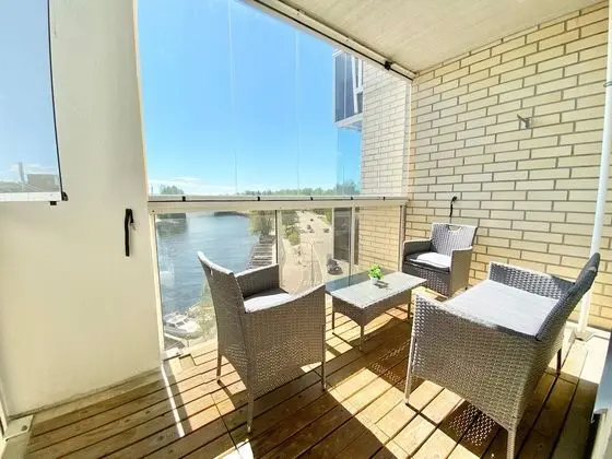 City Tek Büyük Yataklı Oda