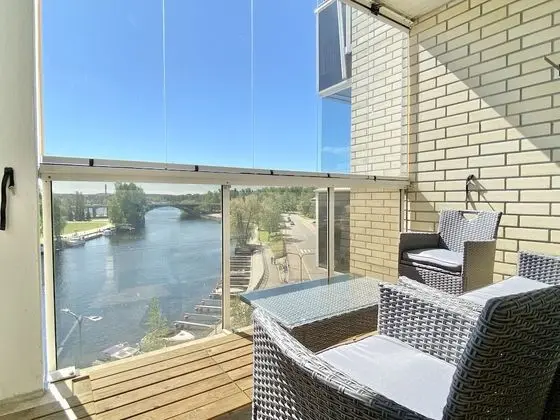 City Tek Büyük Yataklı Oda