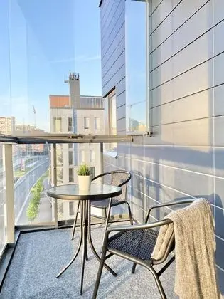 City Tek Büyük Yataklı Oda