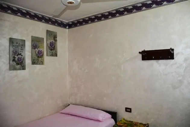 Tek Kişilik Oda, Ortak Banyo