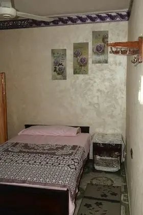 Tek Kişilik Oda, Ortak Banyo