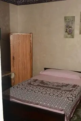 Tek Kişilik Oda, Ortak Banyo
