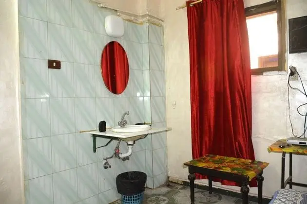 Tek Kişilik Oda, Ortak Banyo