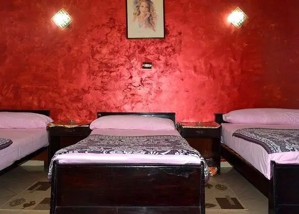 Üç Kişilik Oda