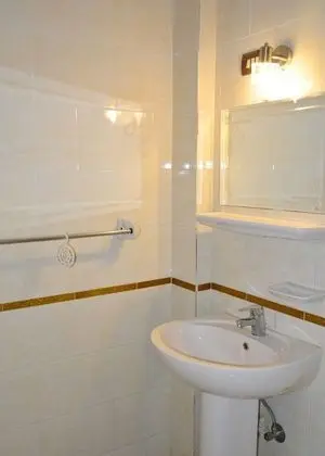 Üç Kişilik Oda