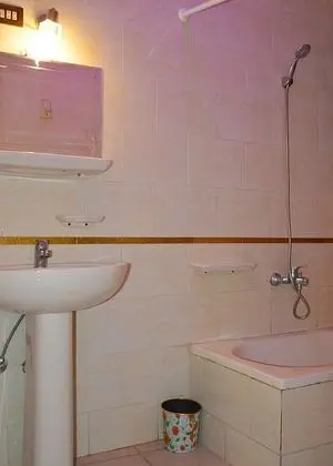Üç Kişilik Oda