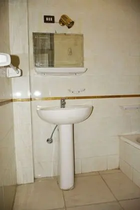Üç Kişilik Oda