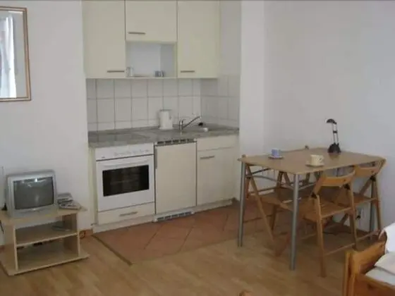 Apart Daire, 2 Yatak Odası, Mutfak