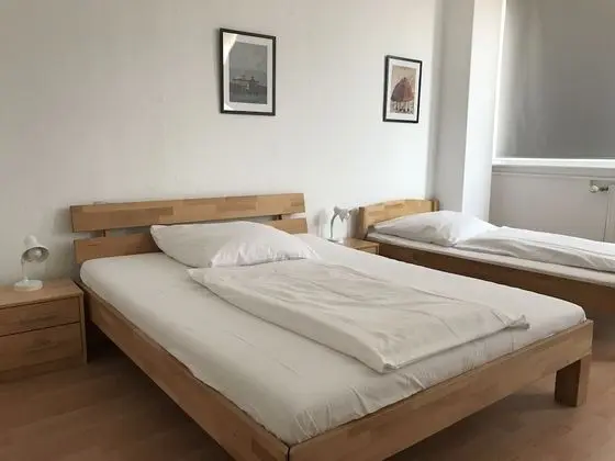 Tek Büyük veya İki Ayrı Yataklı Oda (shared kitchen )