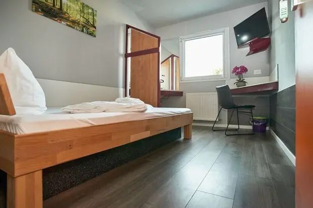 Economy Tek Büyük Yataklı Oda, 1 Çift Kişilik Yatak, Ortak Banyo