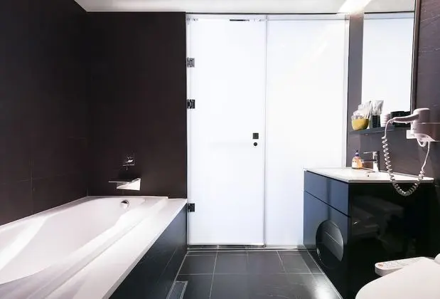 Deluxe Üç Kişilik Oda, Küvet