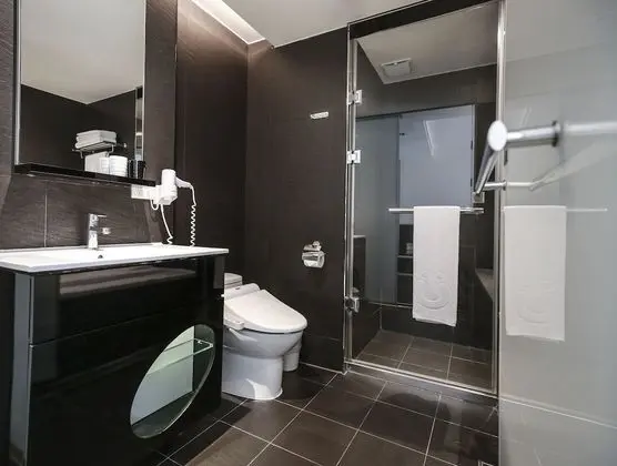 Deluxe Üç Kişilik Oda, Küvet