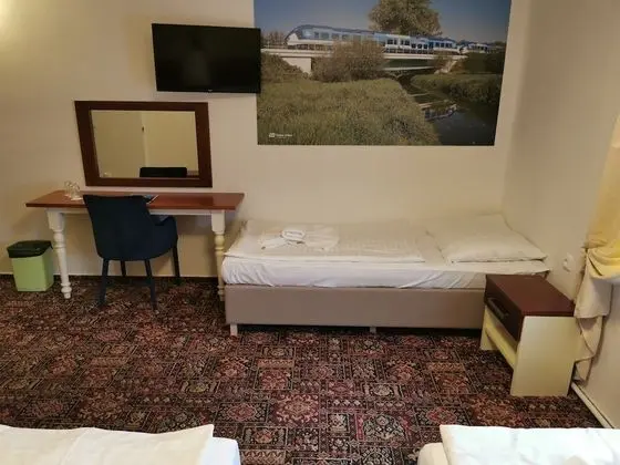 Tek Büyük veya İki Ayrı Yataklı Oda (Extra bed)