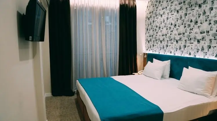 Standard Tek Büyük veya İki Ayrı Yataklı Oda